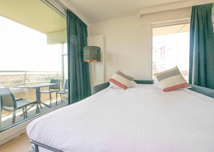 Angel By The Waves *