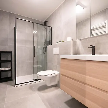 Angel By The Waves *